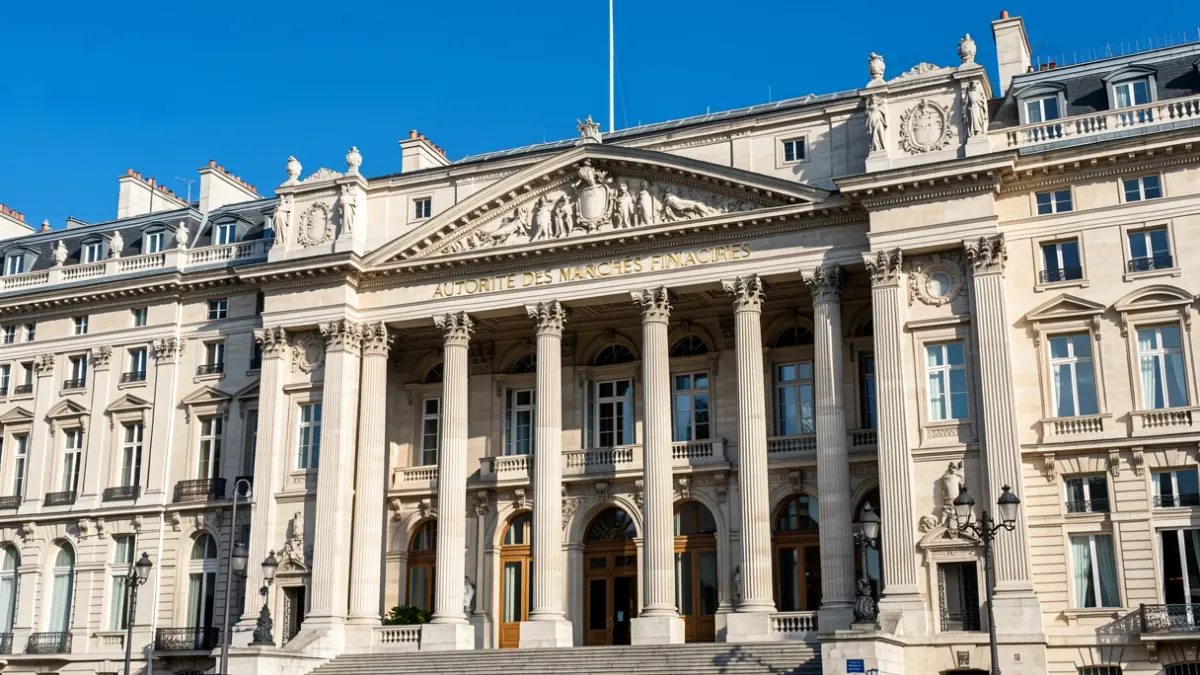 Façade du bâtiment de l'Autorité des marchés financiers (AMF) à Paris.